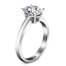 Load image into Gallery viewer, Solitaire Engagement Ring Daniela